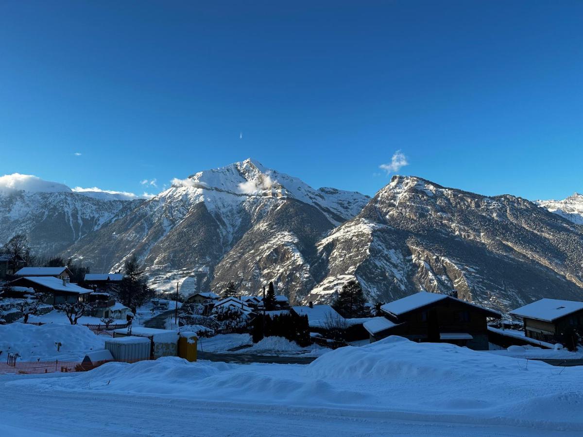 Saxon Chambres D'Hotes Les Louettes A Sapinhaut Canton Du Valais מראה חיצוני תמונה