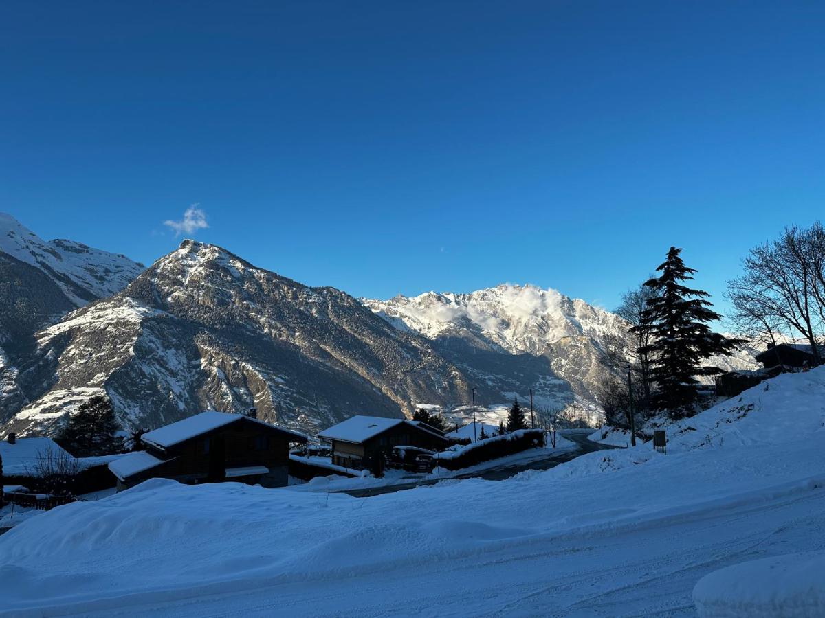 Saxon Chambres D'Hotes Les Louettes A Sapinhaut Canton Du Valais מראה חיצוני תמונה