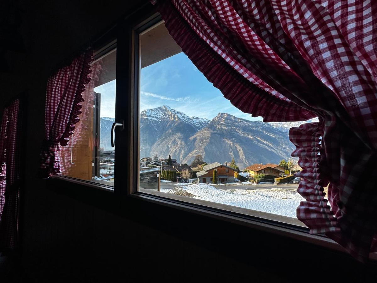 Saxon Chambres D'Hotes Les Louettes A Sapinhaut Canton Du Valais מראה חיצוני תמונה